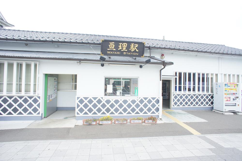 station. 880m until the JR Joban Line "Over" station