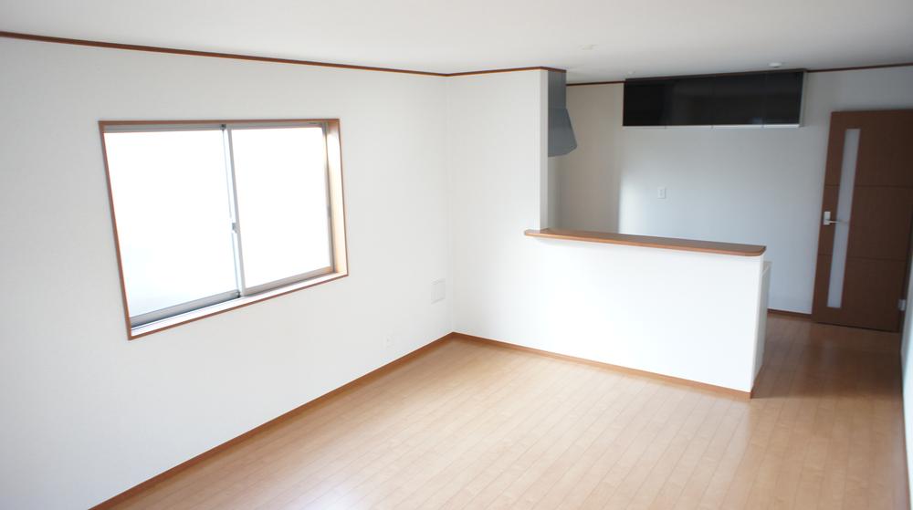 Same specifications photos (living)