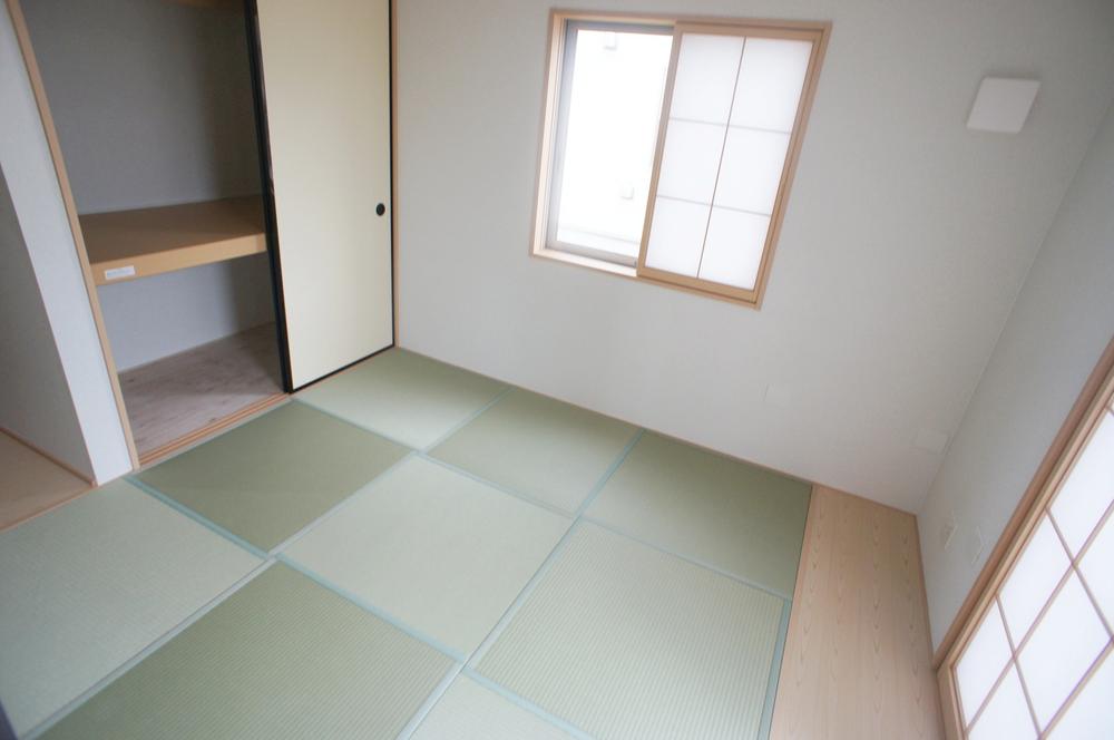 Same specifications photos (Other introspection). Same specification example