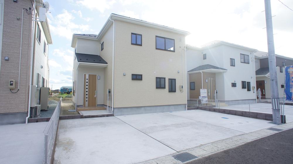 Local photos, including front road