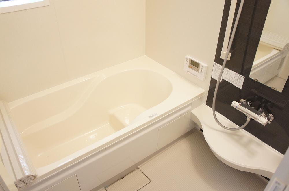 Same specifications photo (bathroom)