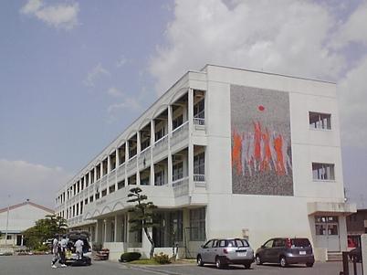 Junior high school. Okuma 80m until junior high school