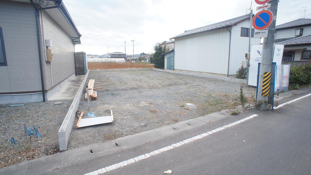 Local appearance photo