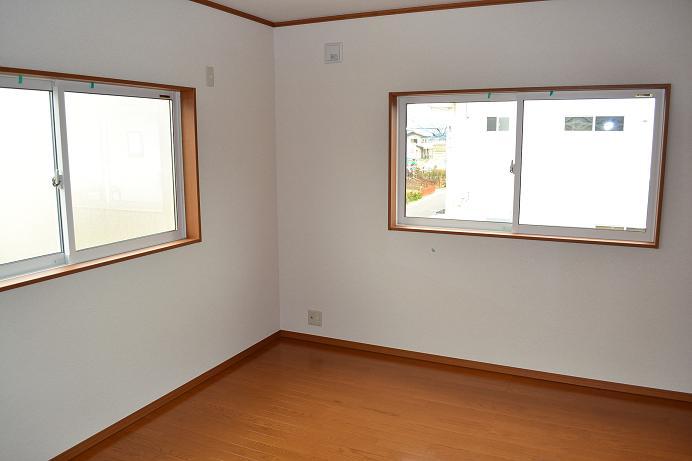 Other introspection. Same specifications Second floor room