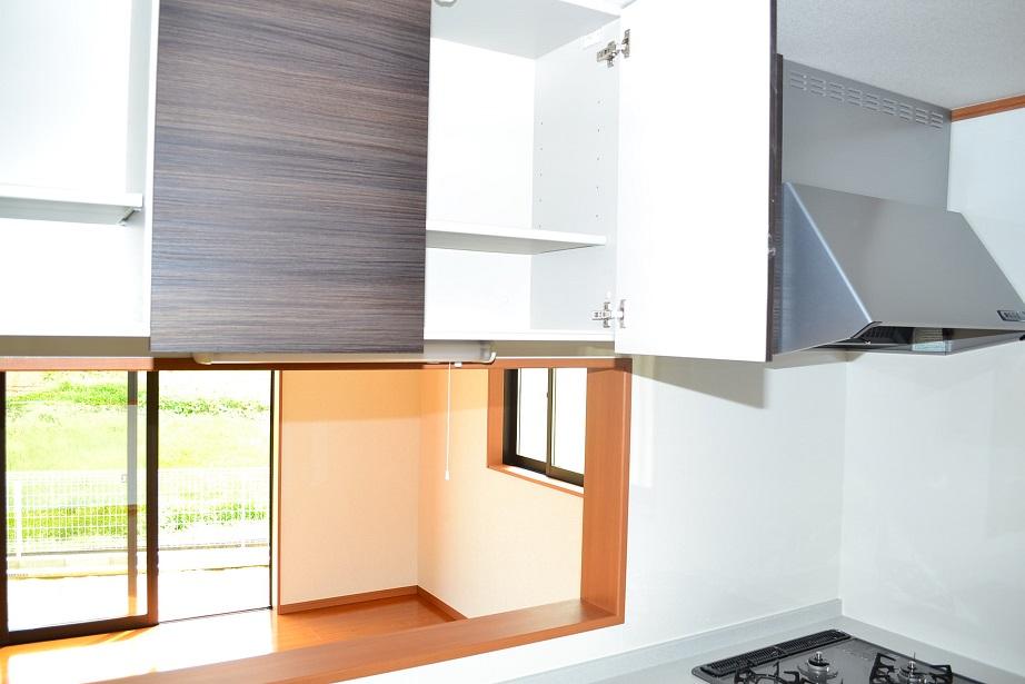 Same specifications photo (kitchen). Same specifications Door is a high-pressure melanin panel, Countertops artificial marble, Gas appliance cleaning a breeze in the enamel top finish (^ 0 ^) / Water purifier integrated hand shower faucet, Also taken out comfortably with heavy storage products in the swing down Wall