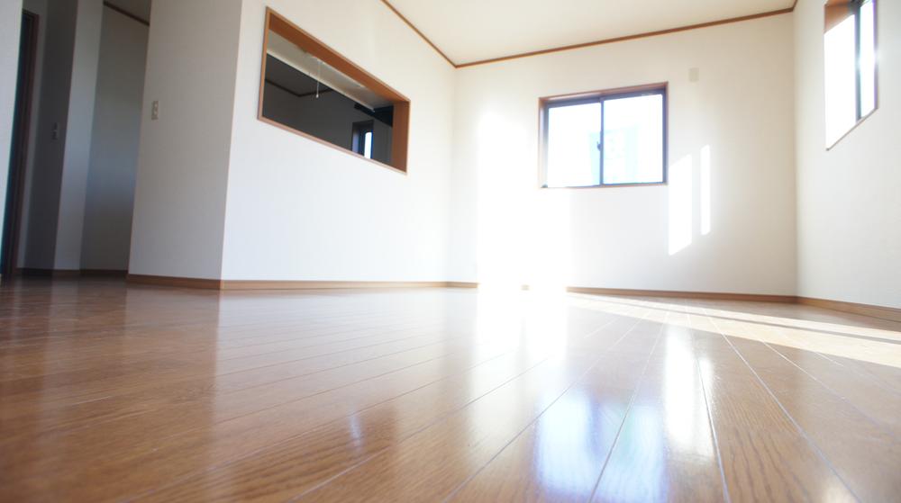 Same specifications photos (living)