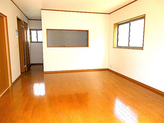 Same specifications photos (living). (1 Building) same specification