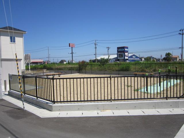 Other local. ● Park ●