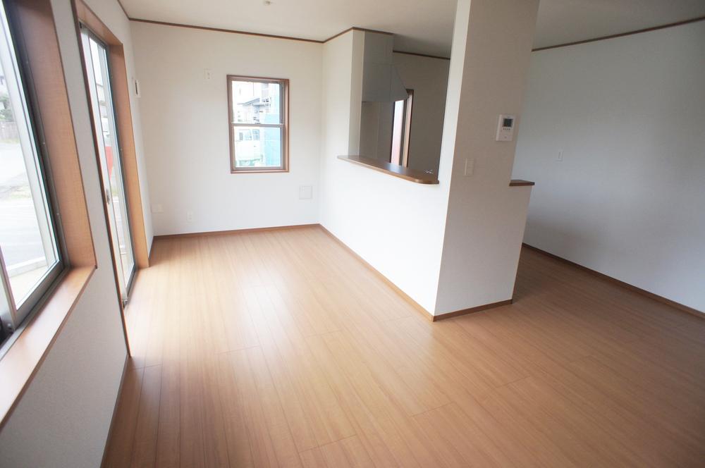 Same specifications photos (living)