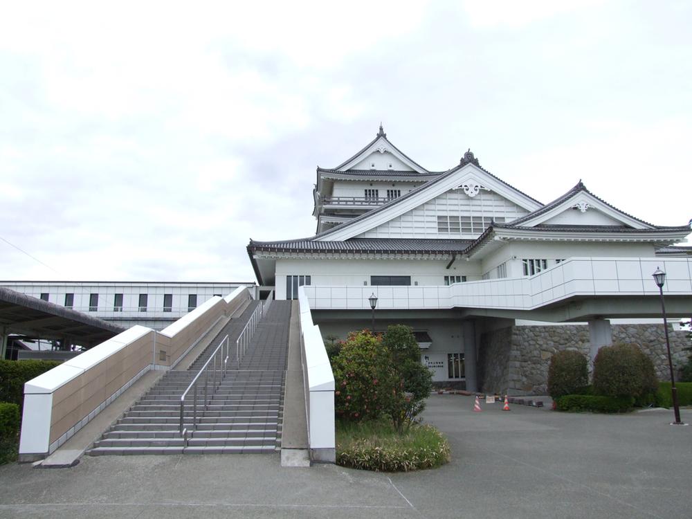 station. JR "Watari" 880m to the station