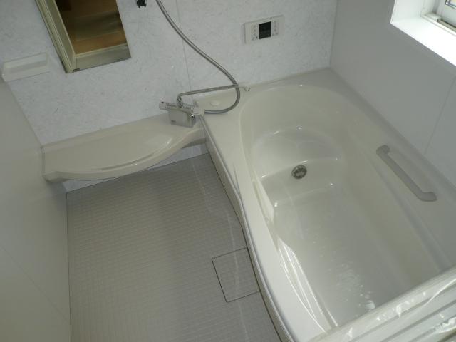 Bathroom. ● same specifications ●