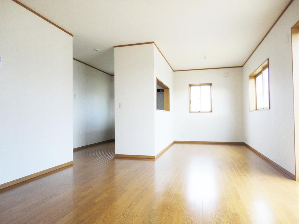 Same specifications photos (living). ( Building) same specification