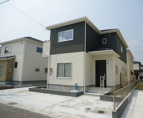 Local photos, including front road. Current Status photo 10 Building