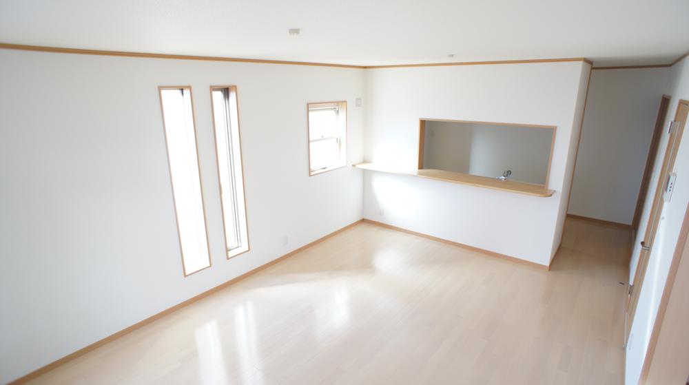 Same specifications photos (living)