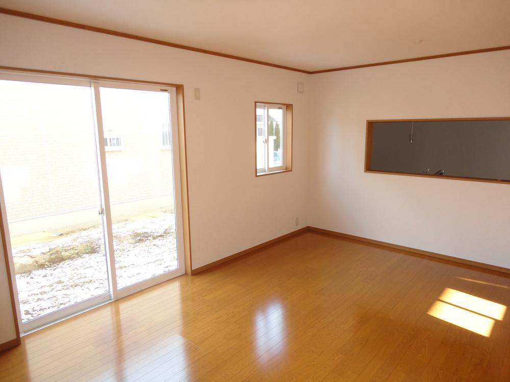 Same specifications photos (living)