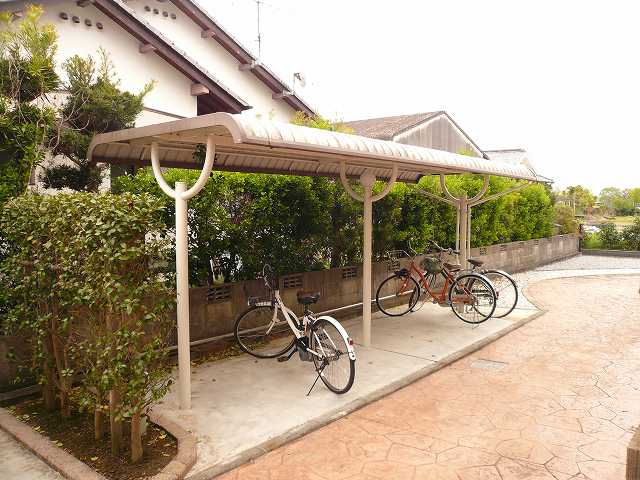 Other. 0m to bicycle parking lot (Other)