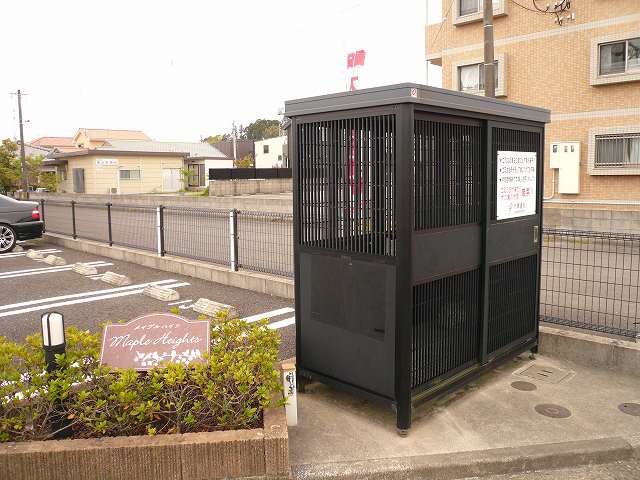 Other. 0m to on-site waste storage (Other)
