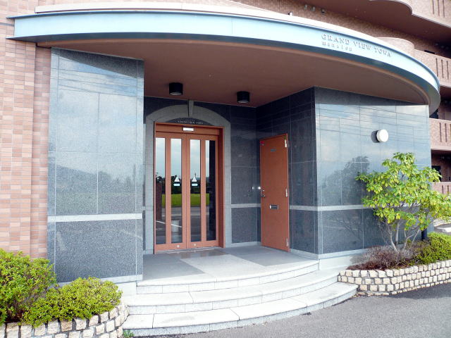 Other common areas. Entrance