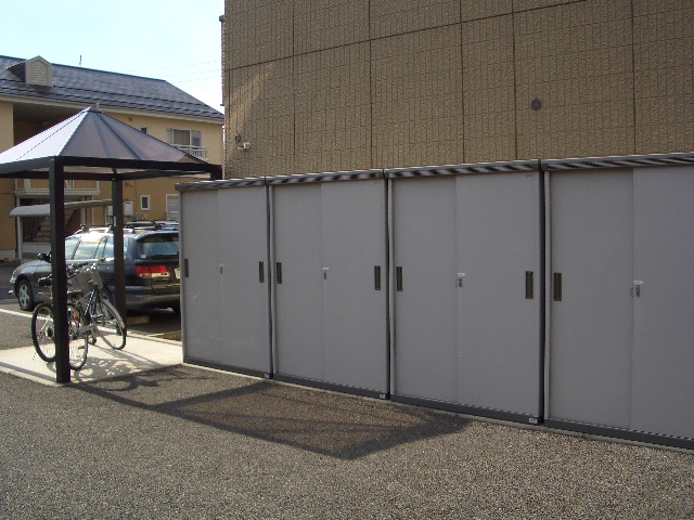 Other common areas. trunk room