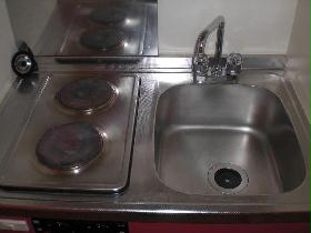 Kitchen. With a two-necked electromagnetic grill