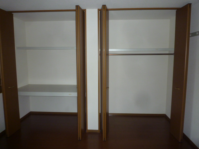 Receipt. Abundant storage space