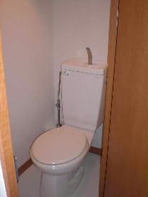 Toilet. toilet ・ It is by bus