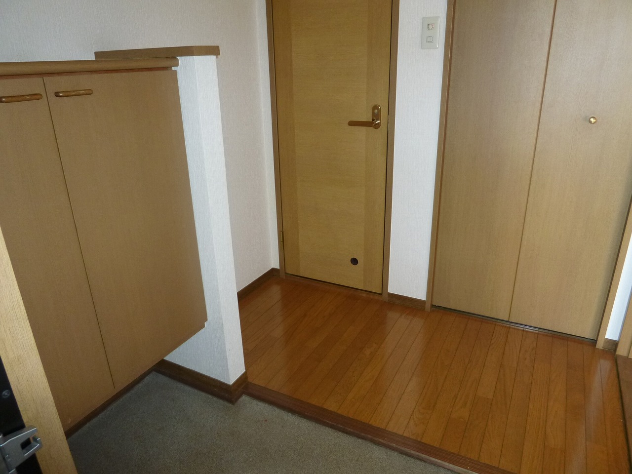 Entrance.  ※ No. 202 rooms