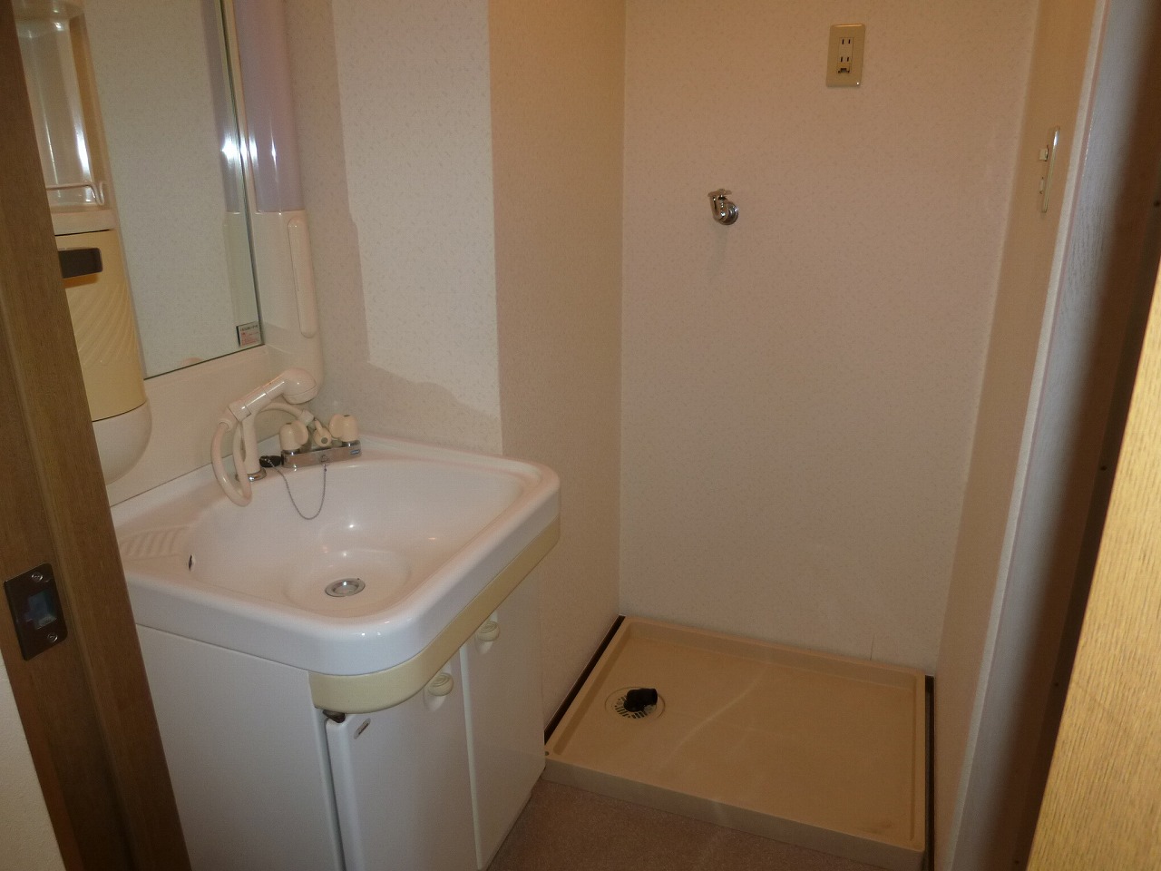 Washroom.  ※ No. 202 rooms