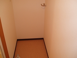 Washroom. Laundry Area