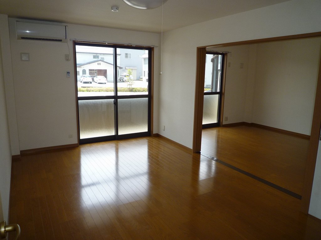 Living and room.  ※ Room 201