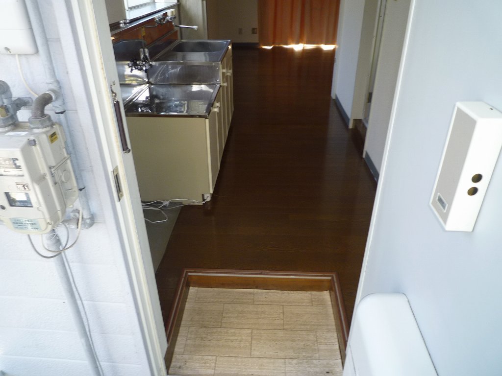 Entrance. Photo corner room