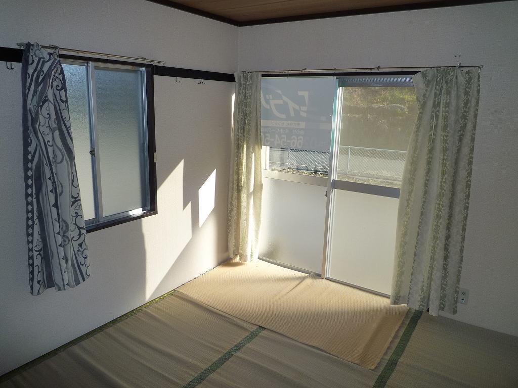 Living and room. ※ Room 101