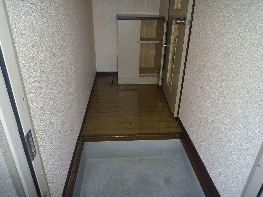 Entrance. ※ Room 101