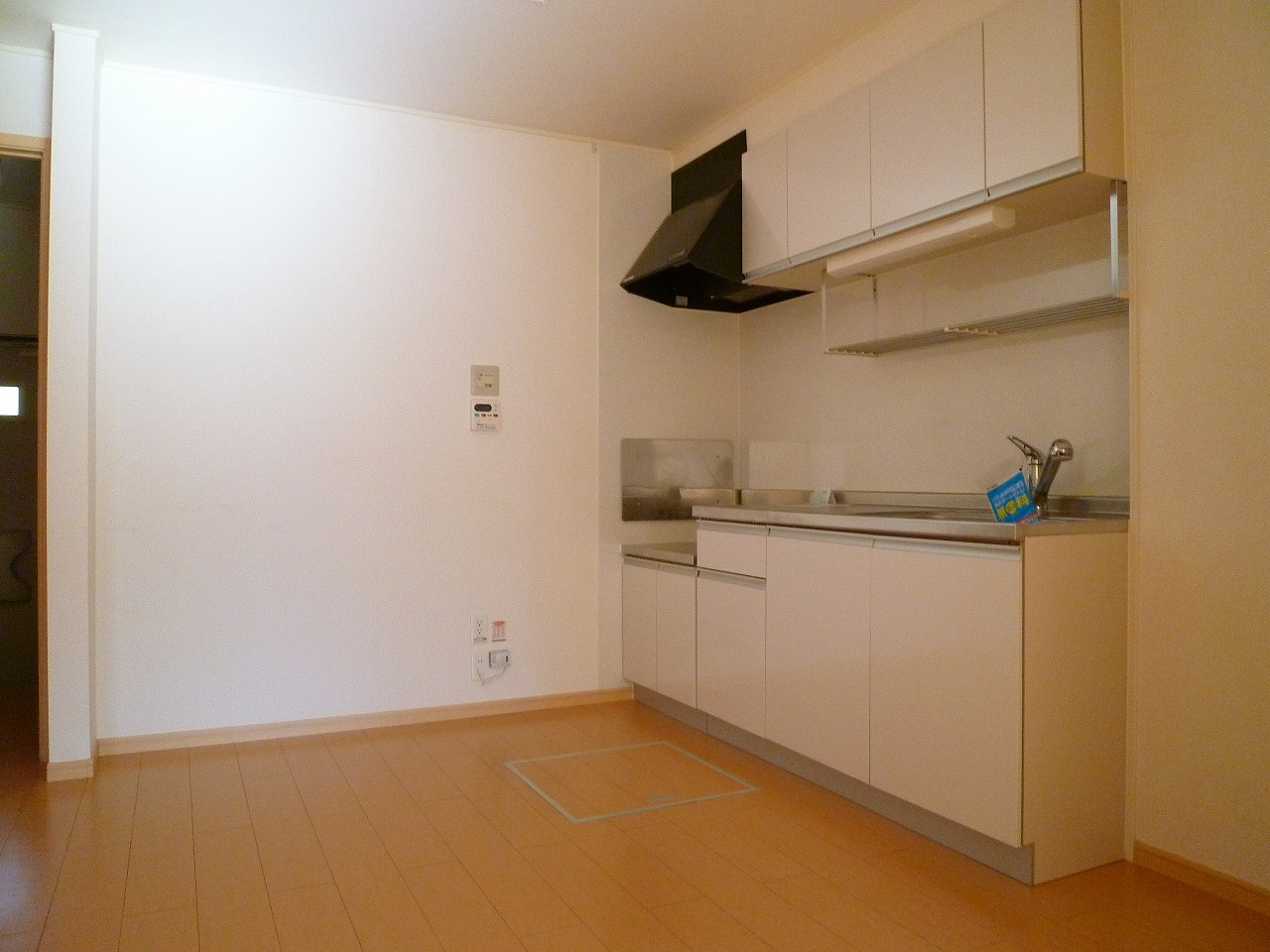 Kitchen.  ※ 102, Room