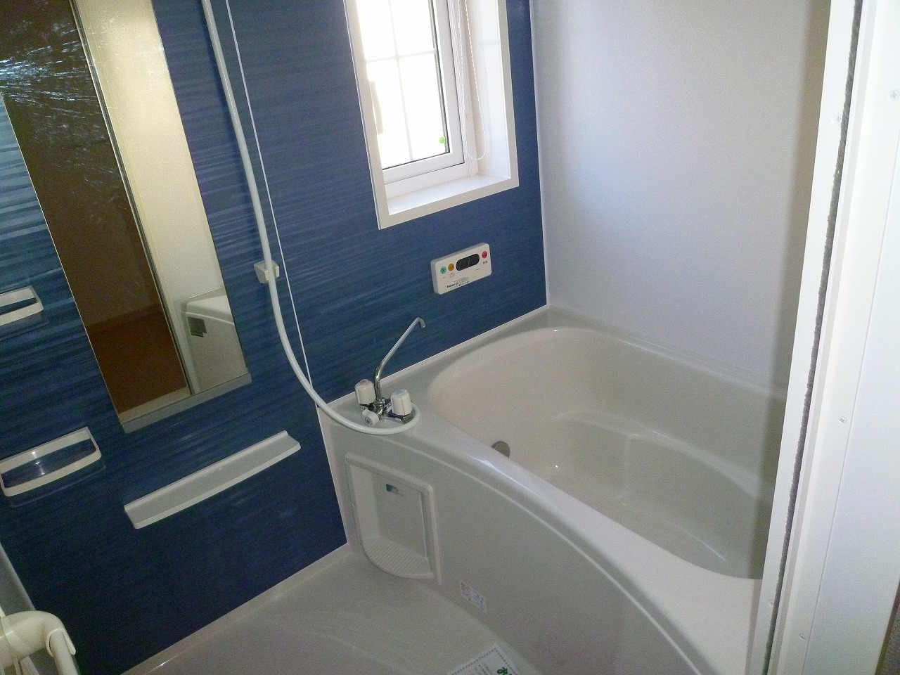 Bath.  ※ 102, Room