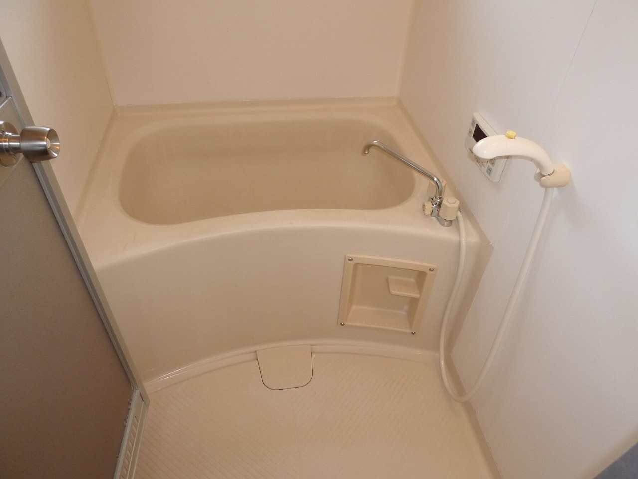 Bath. ※ It is a photograph of the outbuilding