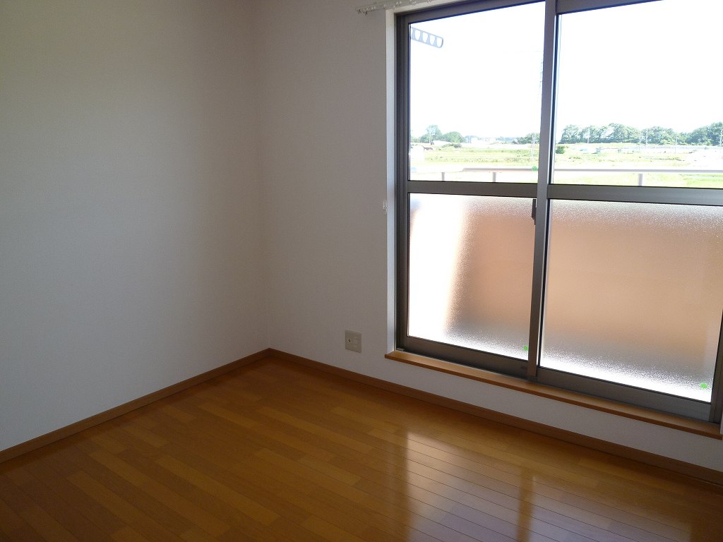 Living and room.  ※ 105, Room