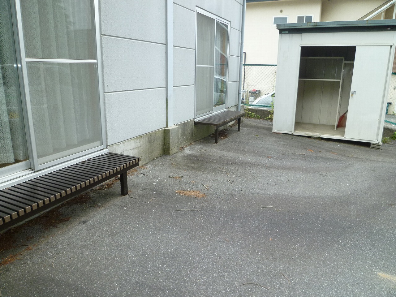 Parking lot. With outside Shed