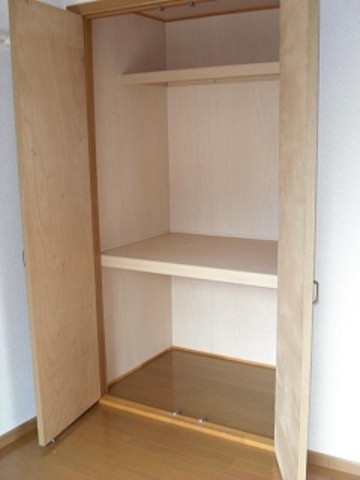 Other room space. Reference photograph