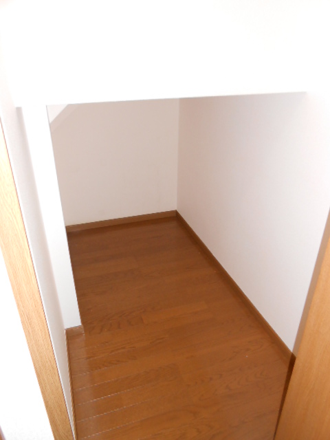 Other. In the entrance hall closet rooms (1.5 tatami mats)