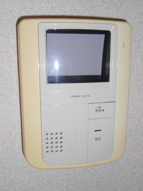 Security. Shared entrance part auto-lock system adopted
