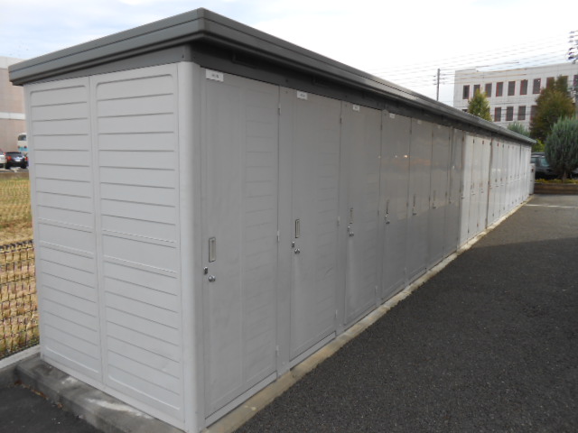 Other Equipment. Door to door separate external storeroom equipped