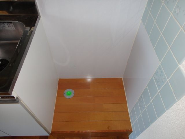 Other room space. There is a washing machine storage in the kitchen next to. Even refrigerator storage ◎