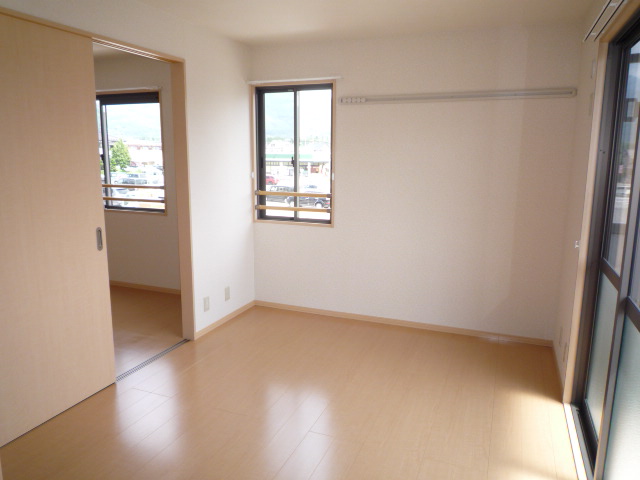 Other room space. Will lead is between Western-style 2. It can be selectively used depending on the application