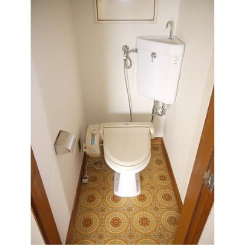 Toilet