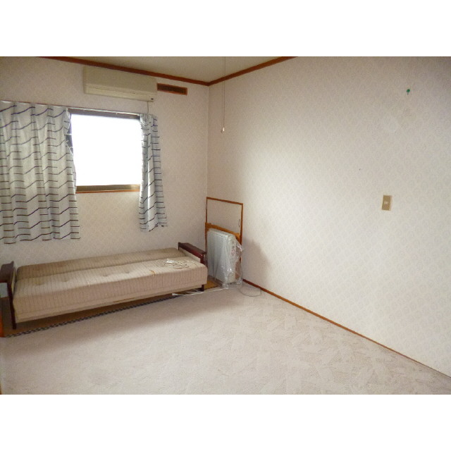 Other room space. 2 Kaiyoshitsu