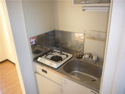 Kitchen. kitchen ・ ・ ・ It is with stove.