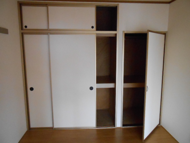 Receipt. Bedroom inside the storage (closet ・ 1.5 between min)