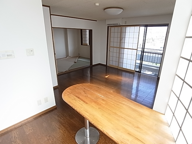 Living and room