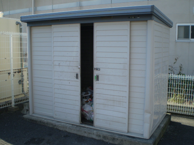 Other common areas. On-site recovery location of the trash